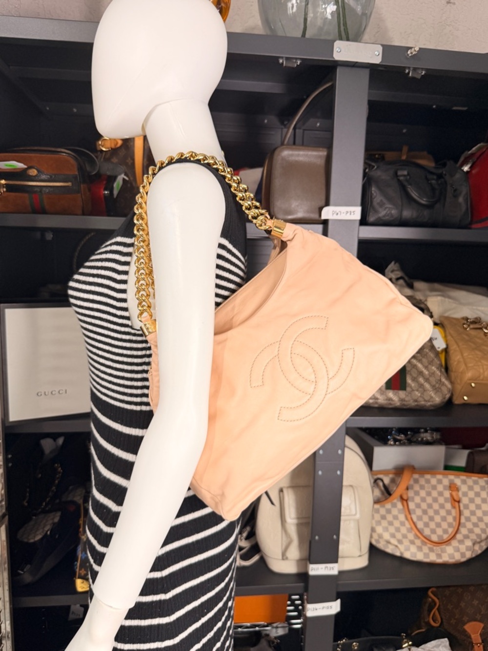 CHANEL Soft Pink Rodeo Drive Lambskin Hobo Bag - Picture 16 of 16